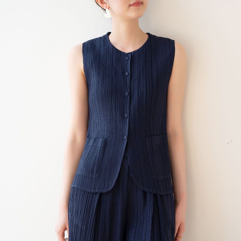 Miyake Pleated T-shirt 2026 Sp - Yours Clothing Summer Jackets reseña y precio
